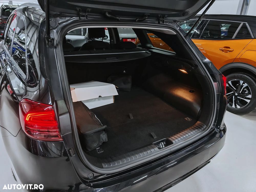 Kia Ceed 1.6 GDI 6DCT PHEV Vision - 32