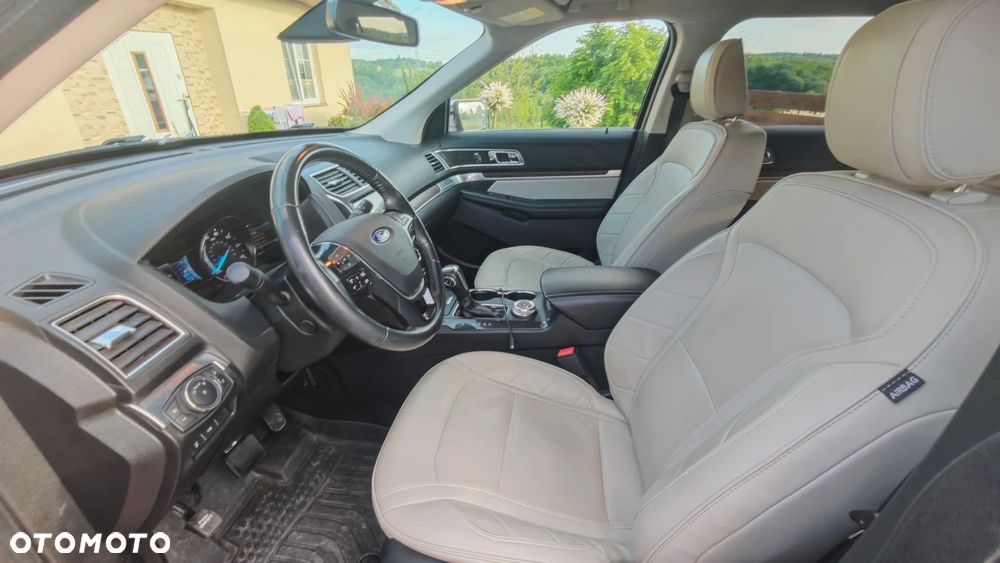 Ford Explorer - 17