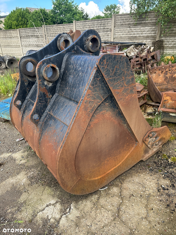 Doosan łyżka i inne Cat JCB widły kruszarka przesiewacz podajnik