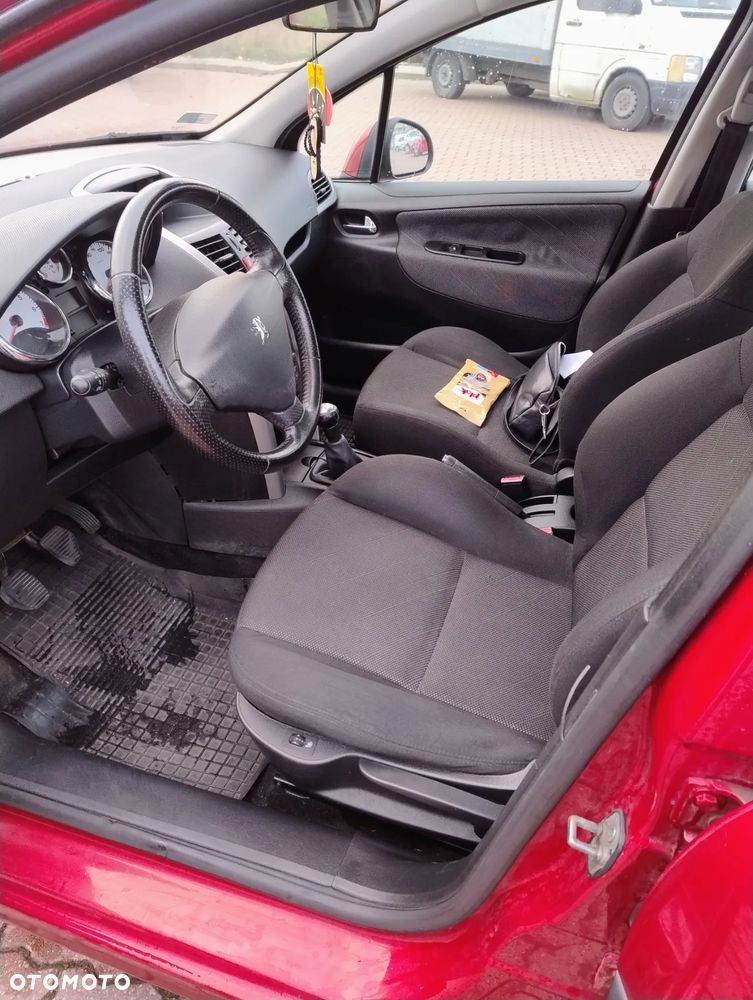 Peugeot 207 - 9