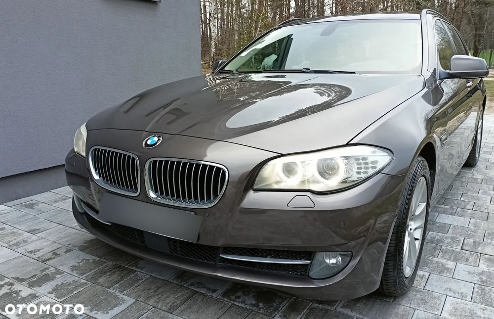BMW Seria 5 525d xDrive Luxury Line - 1