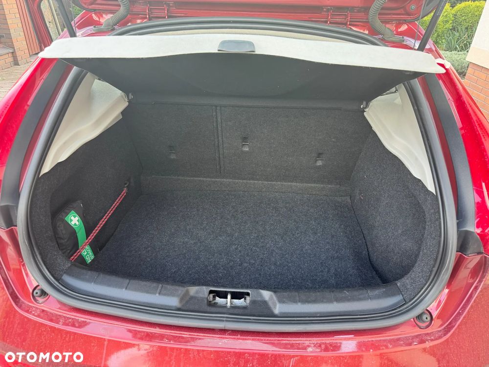 Volvo V40 D2 Kinetic - 12