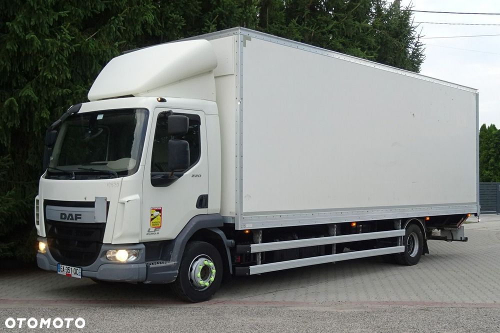 DAF LF 220 Euro 6 kontener 18p winda sprowadzony książka - 19