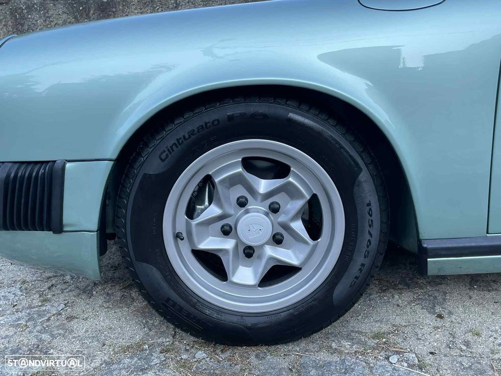 Porsche 911 Série G - 23