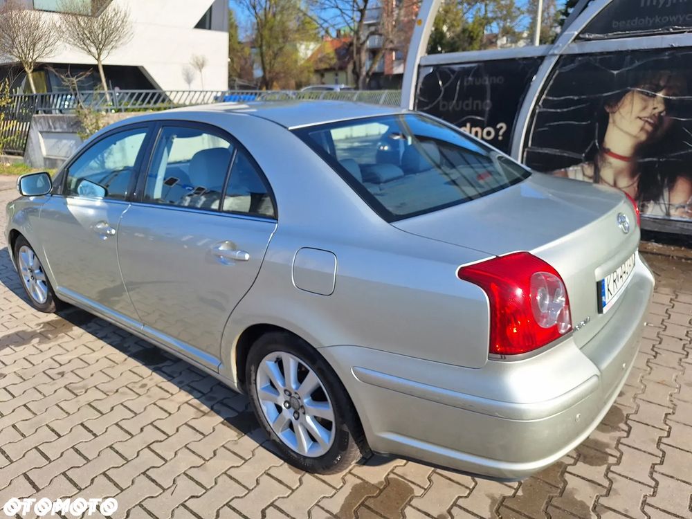 Toyota Avensis 1.8 VVT-i Sol - 3