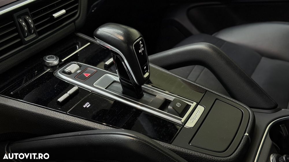 Porsche Cayenne Tiptronic S Platinum Edition - 25