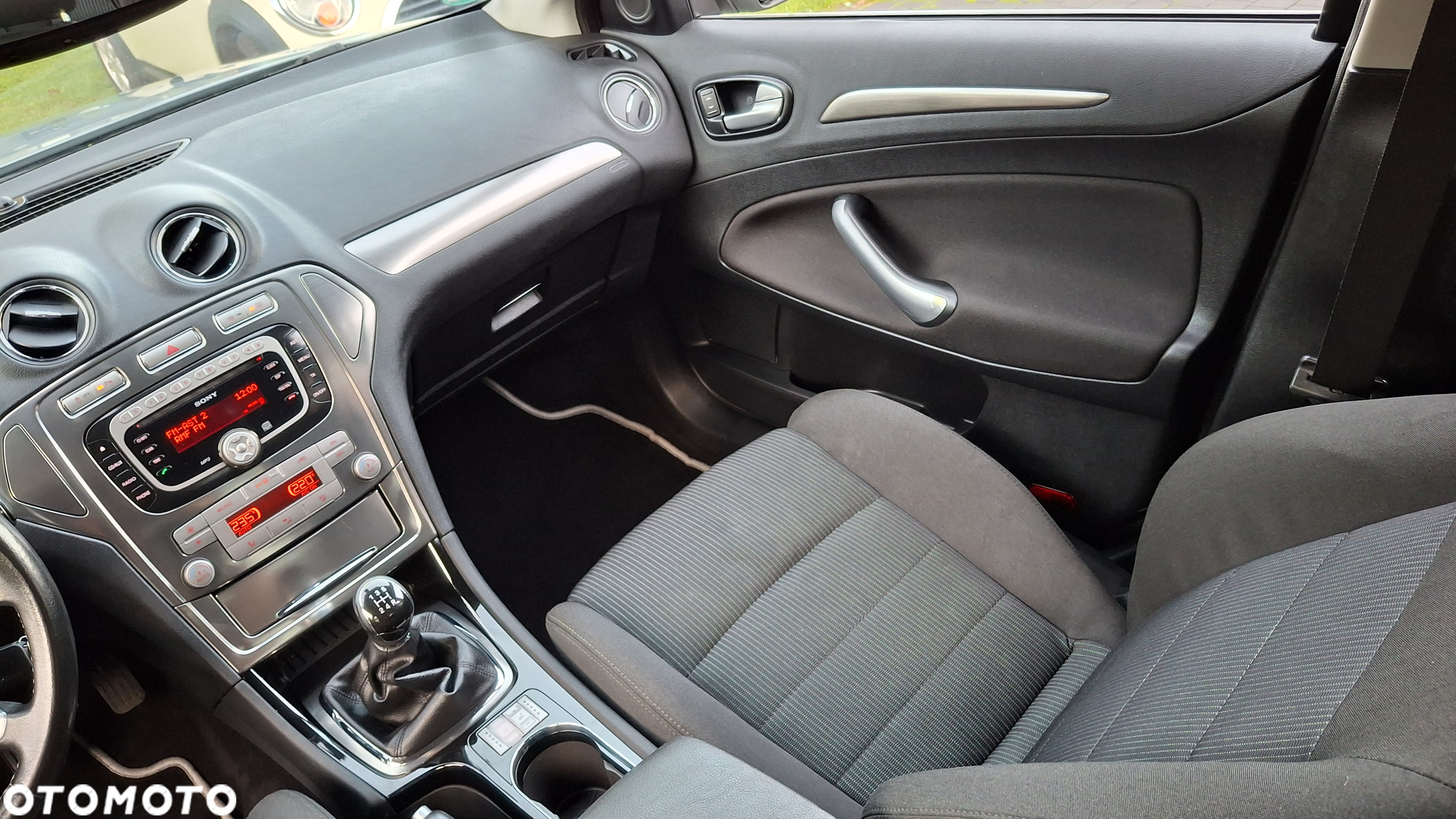 Ford Mondeo - 13