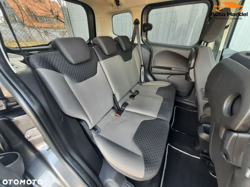 Ford Tourneo Courier - 29