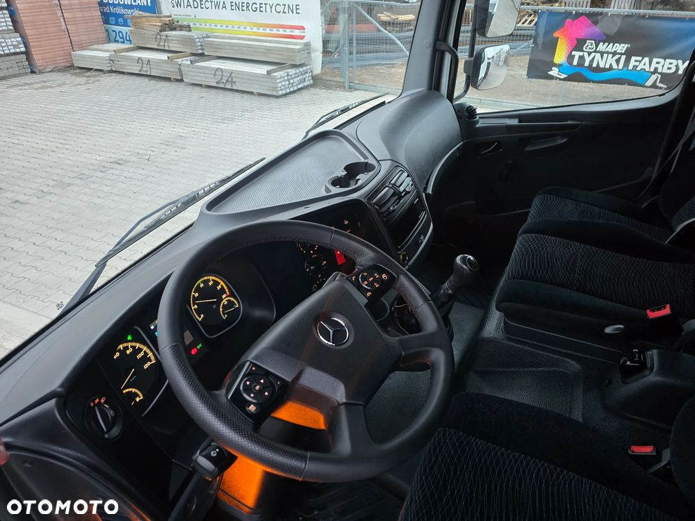 Mercedes-Benz Atego/Wywrotka/Manual/Blokada mostu - 28