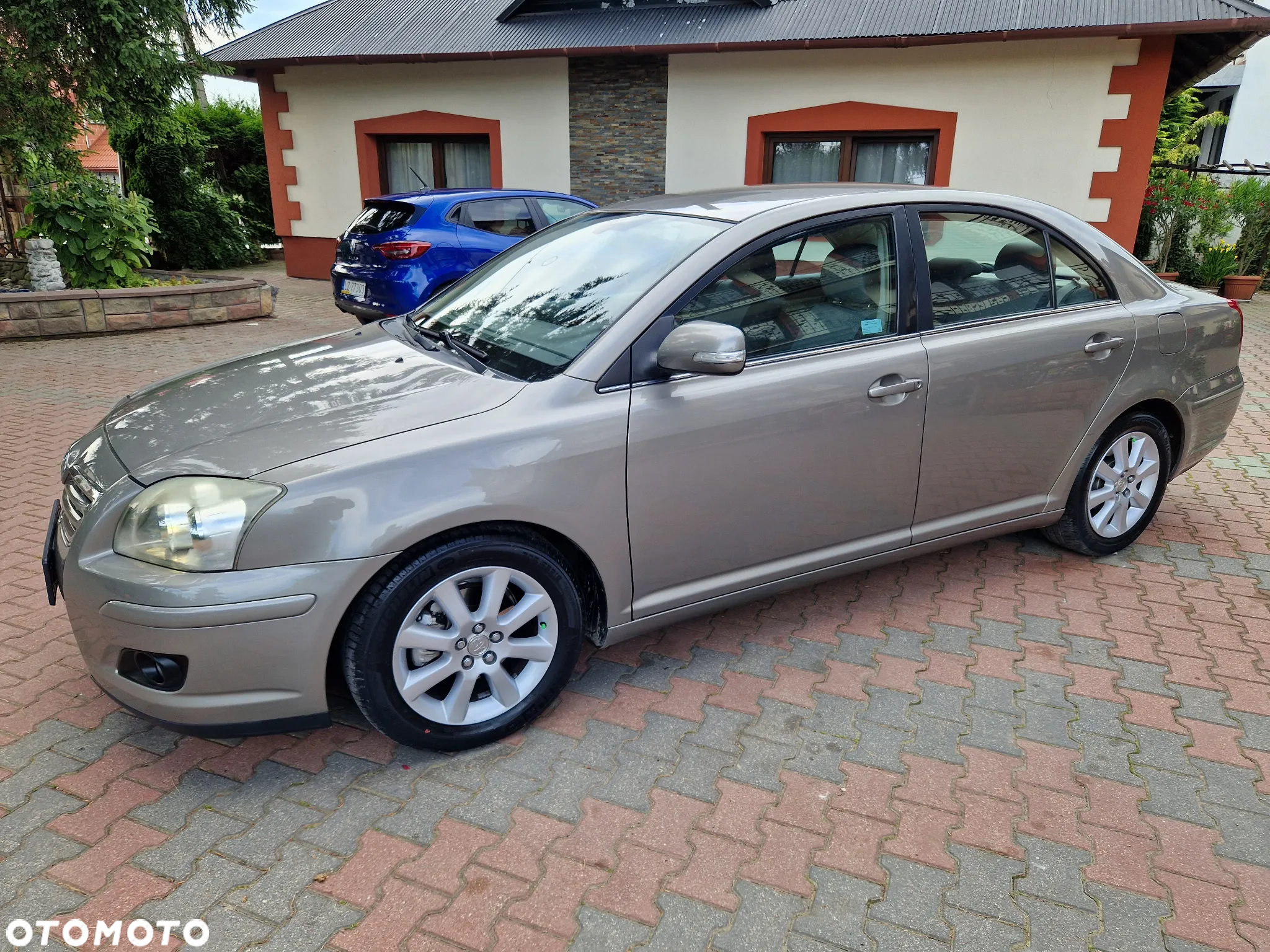 Toyota Avensis 1.8 VVT-i Sol - 32