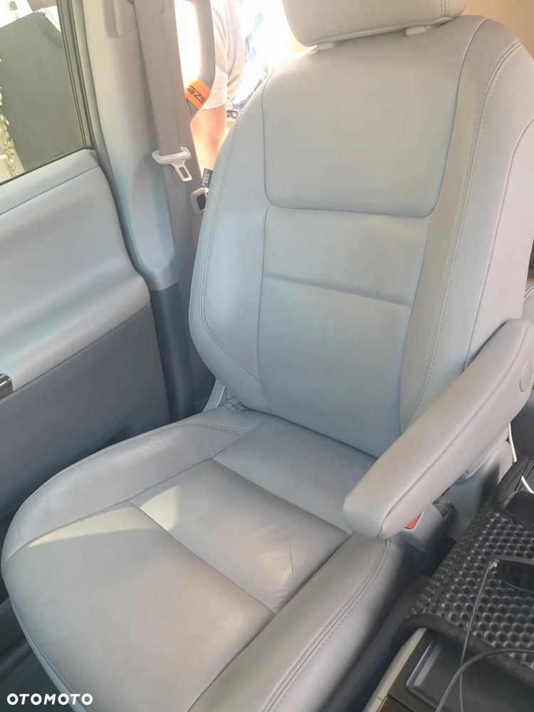 Toyota Sienna 3.5 V6 - 15