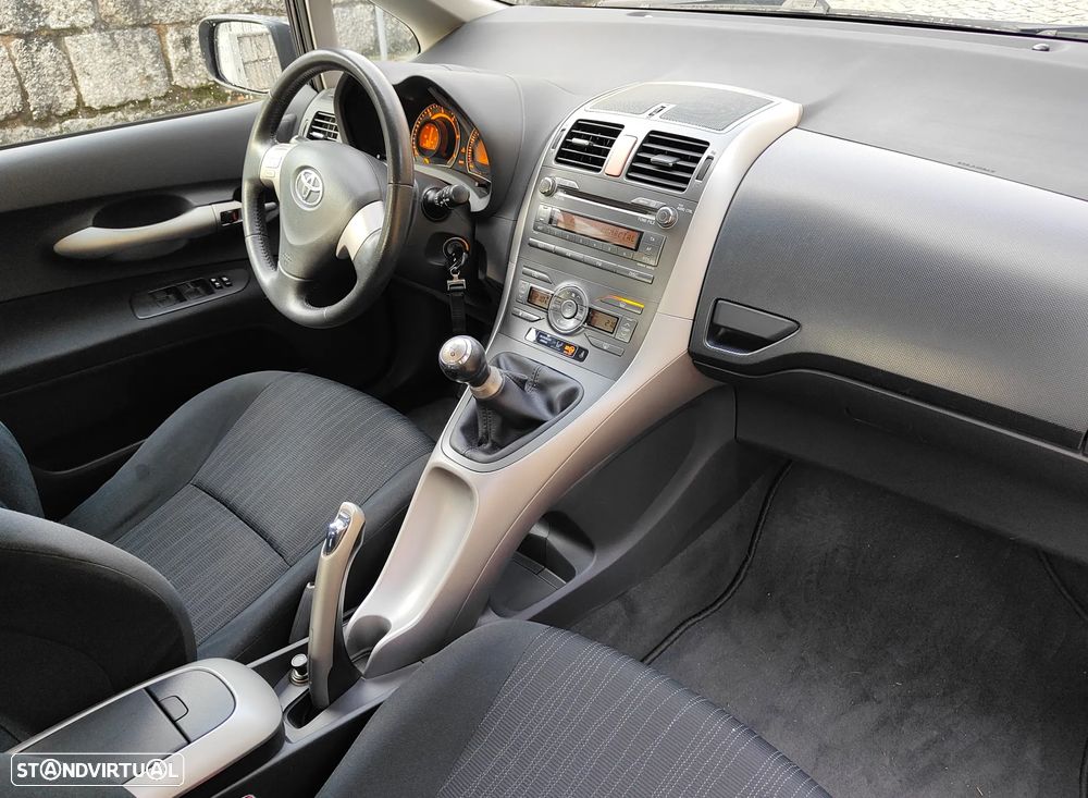 Toyota Auris 1.4 D-4D AC - 6