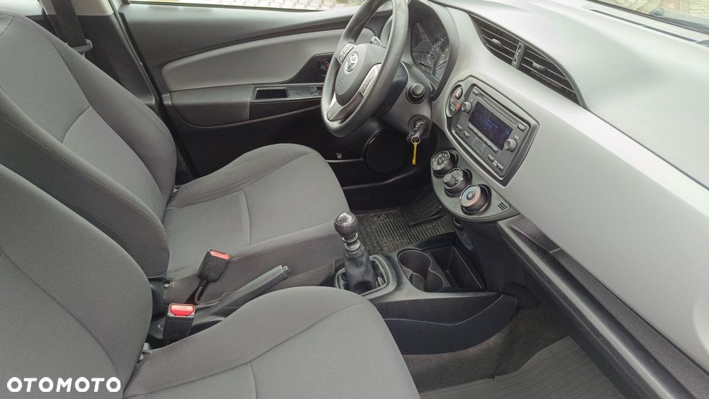 Toyota Yaris - 10