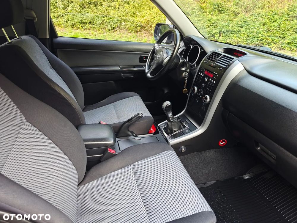 Suzuki Grand Vitara 1.6 - 6