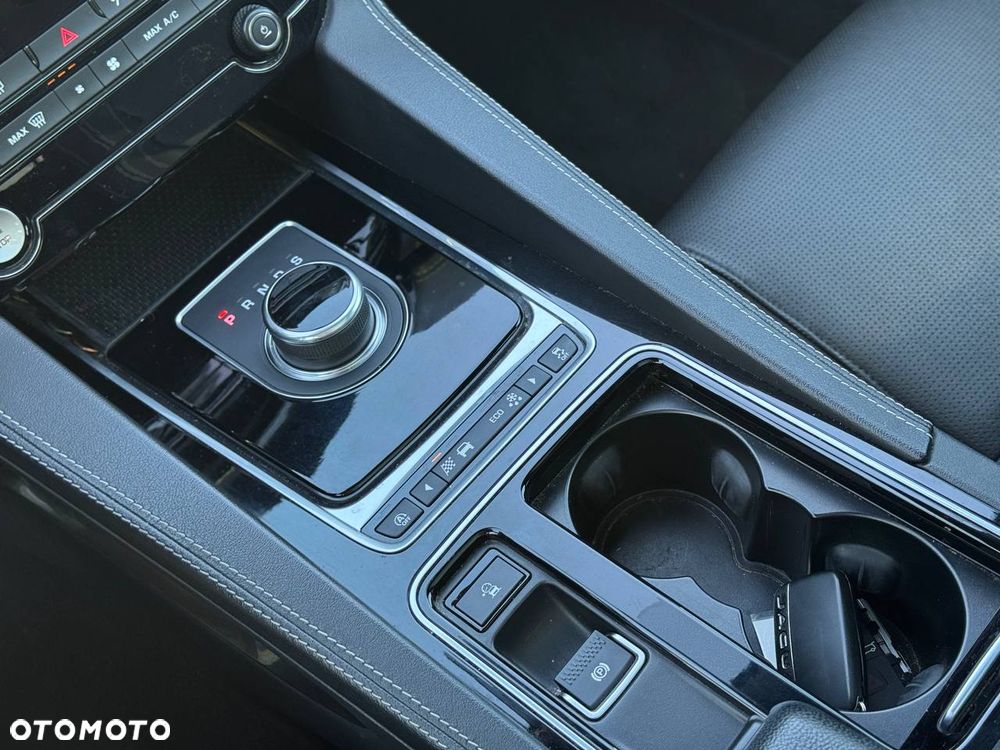 Jaguar F-Pace P250 AWD R-Dynamic S - 13