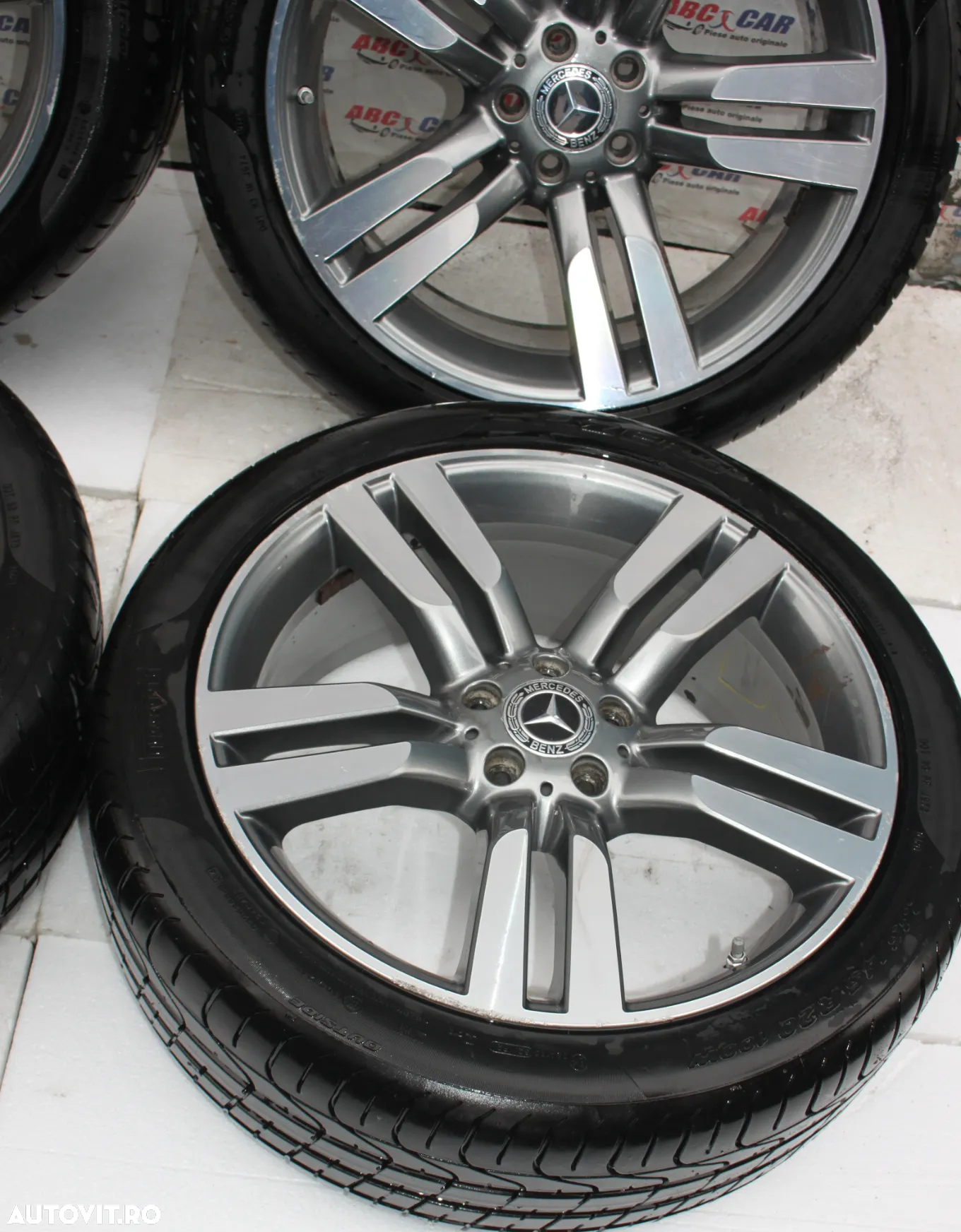 Set jante aliaj R20 Mercedes GLK-Class (X204) 2008-2015 A2044011304, 8JX20H2, ET42, distanta prezoane 5x112, diametru guler ghidare: 66,6, cu anvelope vara PIRELLI 255/40/R20, dot:2020 - 5