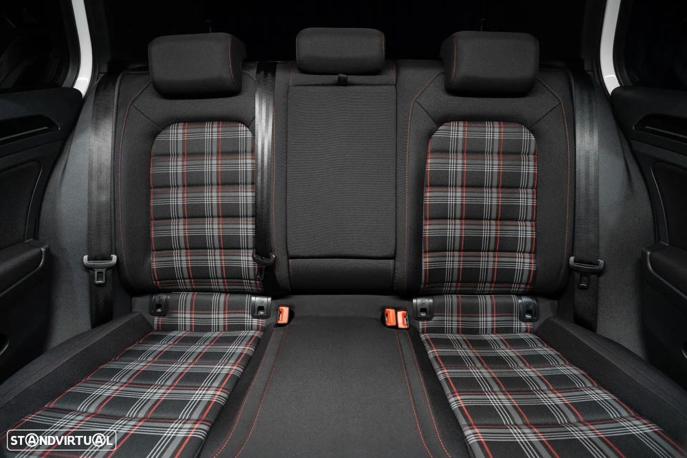 VW Golf GTI Performance BlueMotion DSG - 24