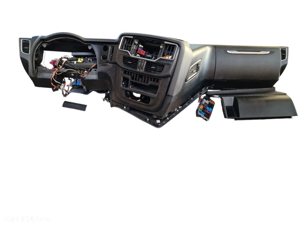 Konsola Deska Rozdzielcza Kokpit Iveco S-WAY - 2