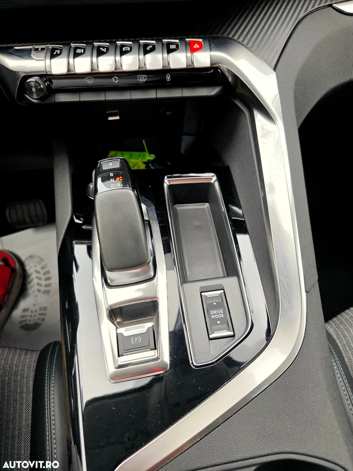Peugeot 3008 PHEV EAT8 Allure - 25