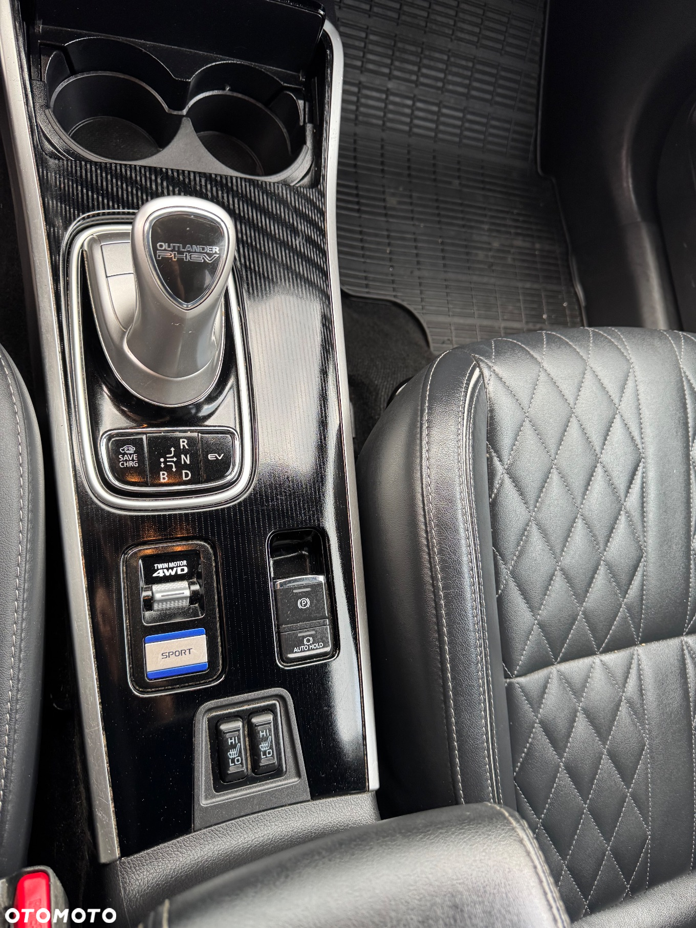 Mitsubishi Outlander 2.4 4WD Plug-In Hybrid Diamant+ - 30