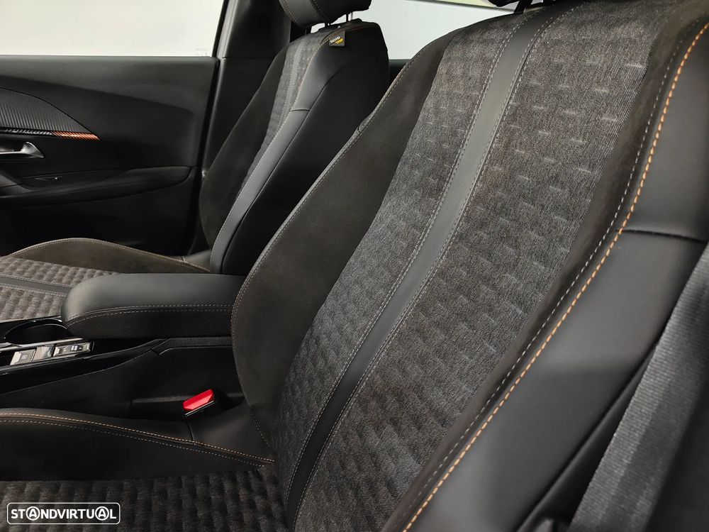 Peugeot 2008 1.2 PureTech Allure EAT8 - 34