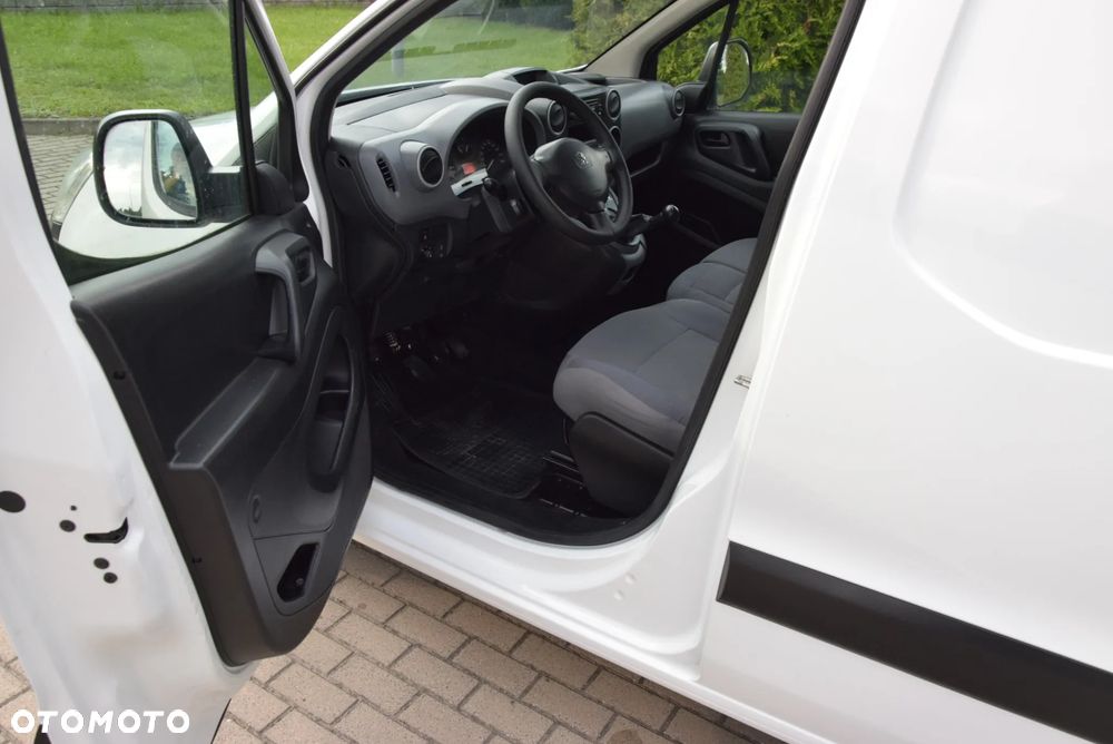Peugeot PARTNER 1,6 HDI 90 KM 3-Osobowy - 9