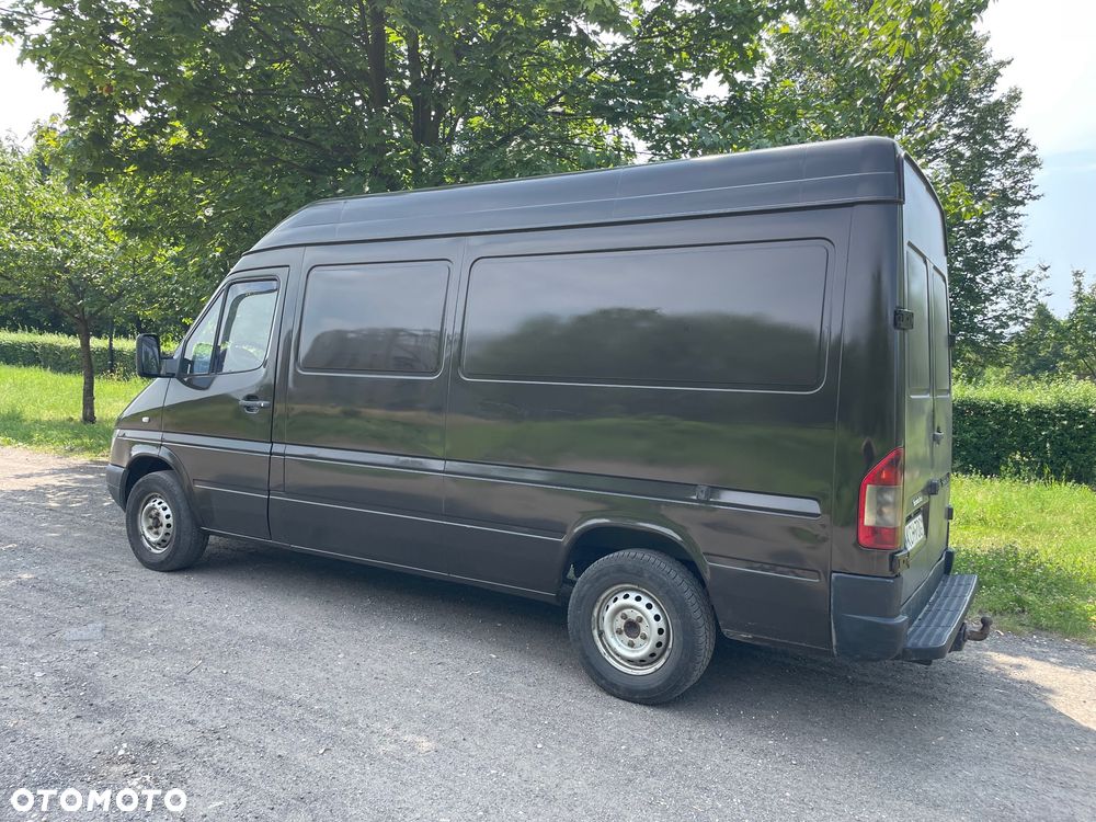 Mercedes-Benz Sprinter - 14