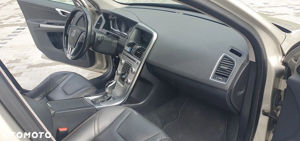 Volvo XC 60 T5 AWD Geartronic Momentum - 20