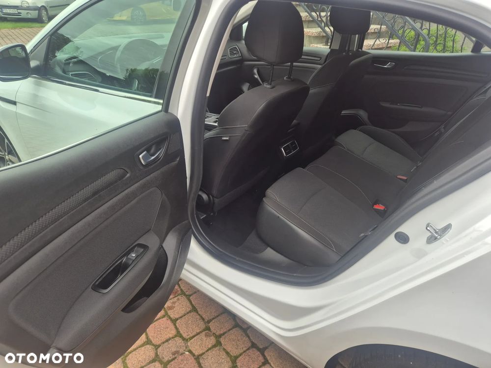 Renault Megane TCe 140 GPF EDC BUSINESS EDITION - 11