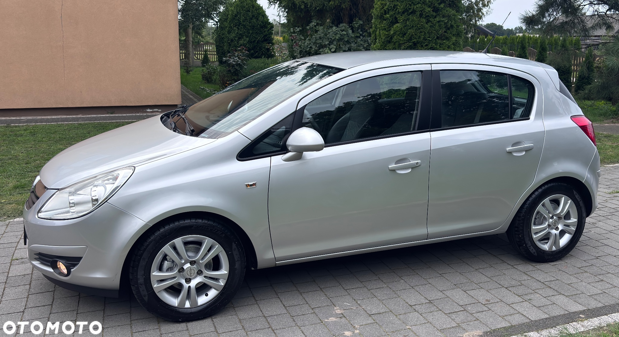 Opel Corsa 1.4 16V Cosmo - 2