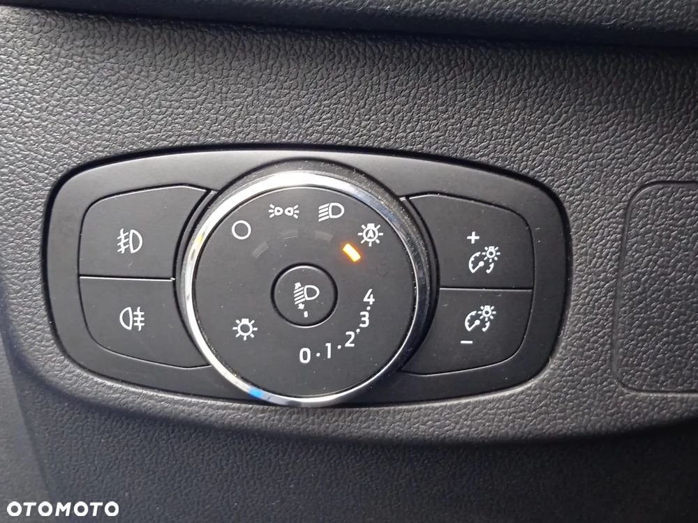 Ford Focus 1.0 EcoBoost Titanium X - 34