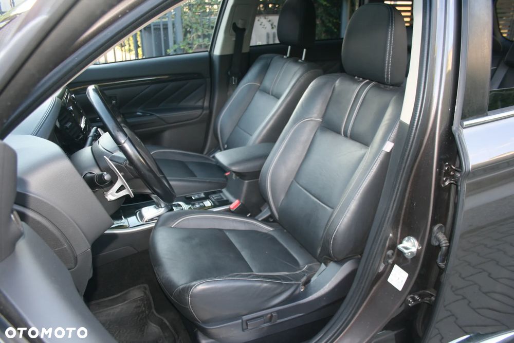 Mitsubishi Outlander Intense + - 25