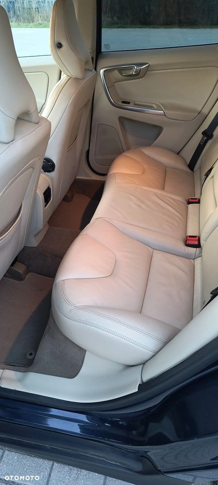 Volvo XC 60 T6 AWD Momentum - 18