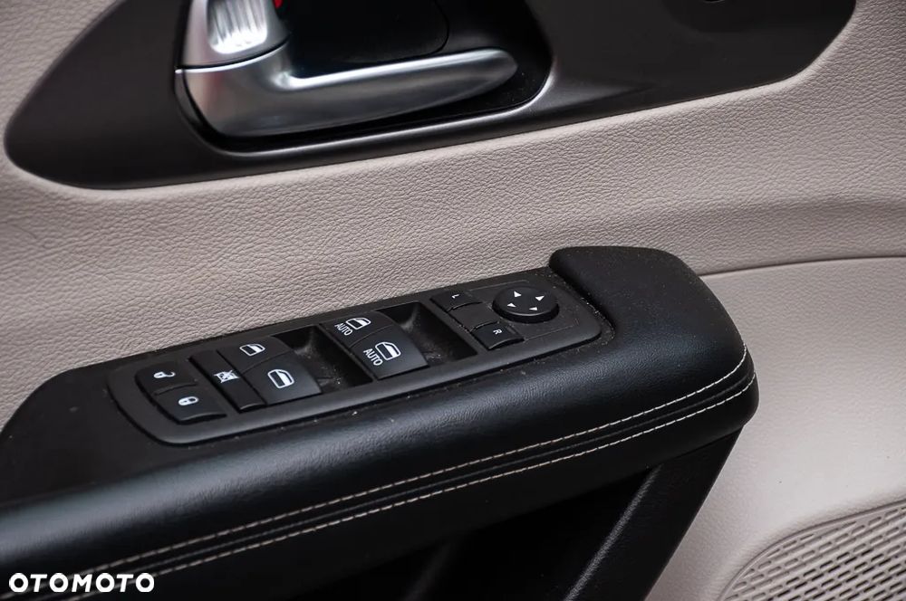 Chrysler Pacifica - 28