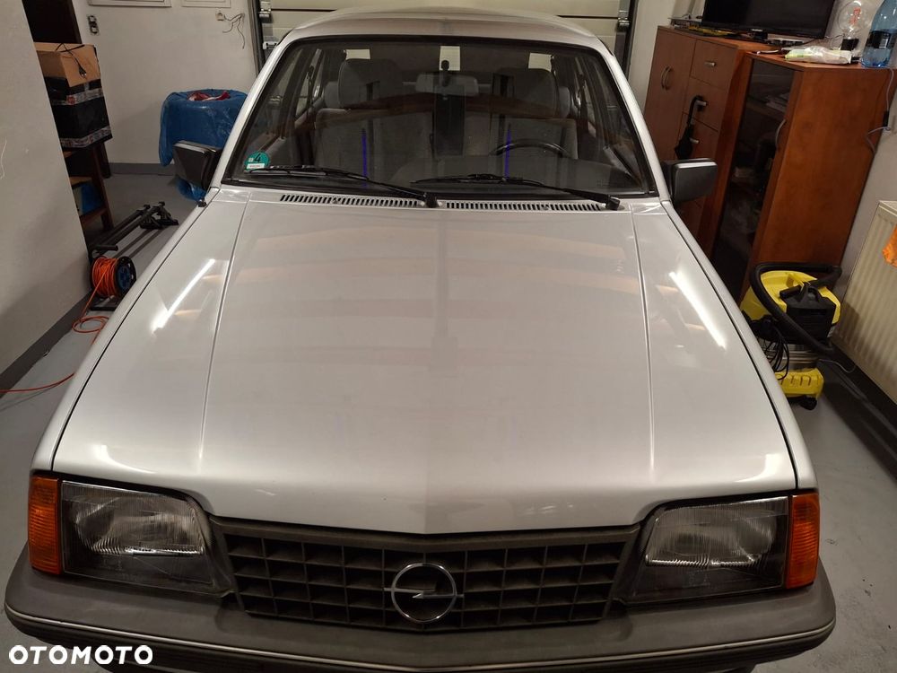 Opel Ascona 1.6 Exclusive - 31