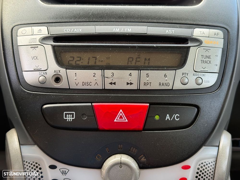 Peugeot 107 1.0 Black&Silver - 23