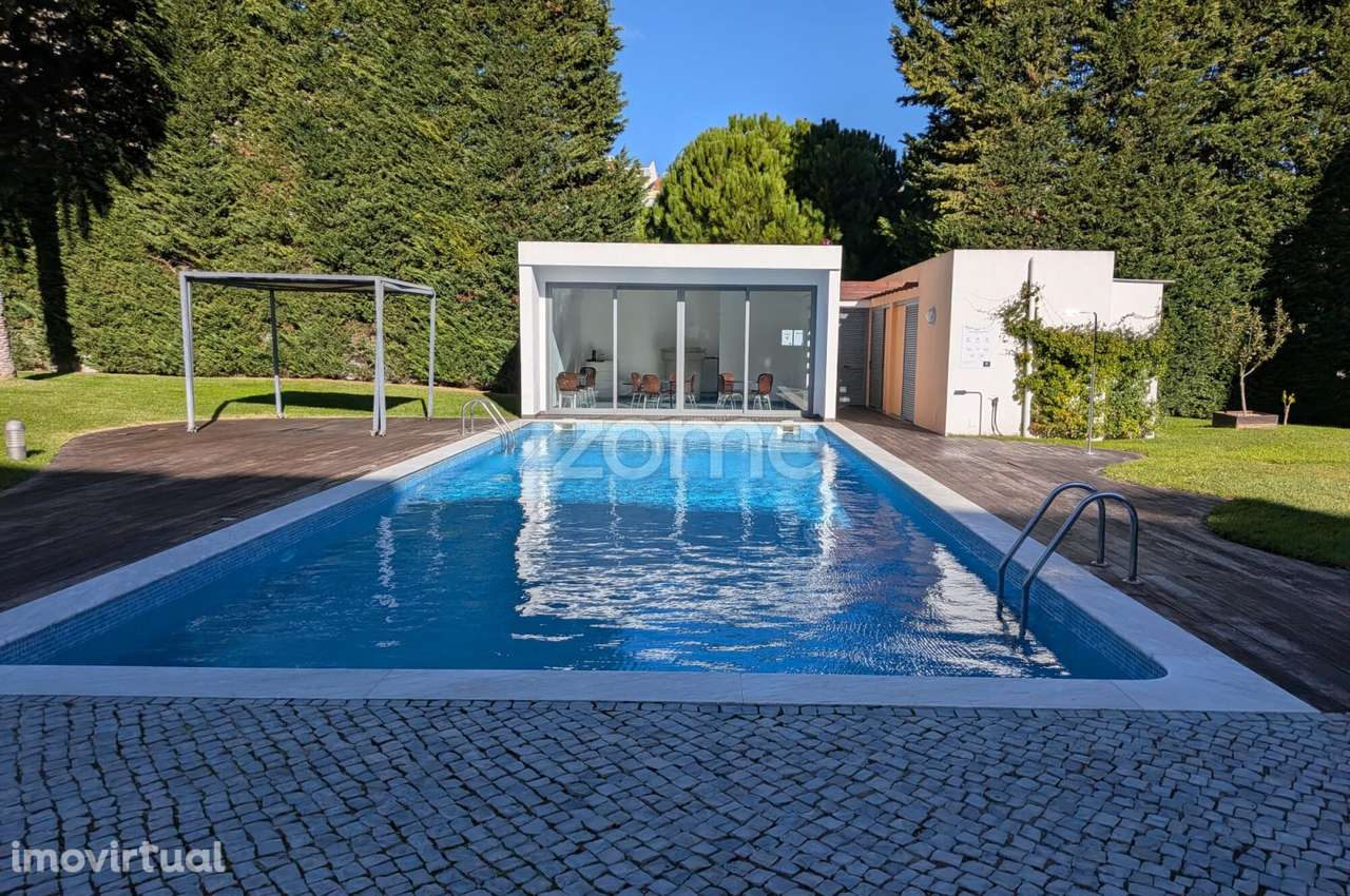 T2 para Arrendar num Condomínio com Piscina em Benfica - Grande imagem: 4/43