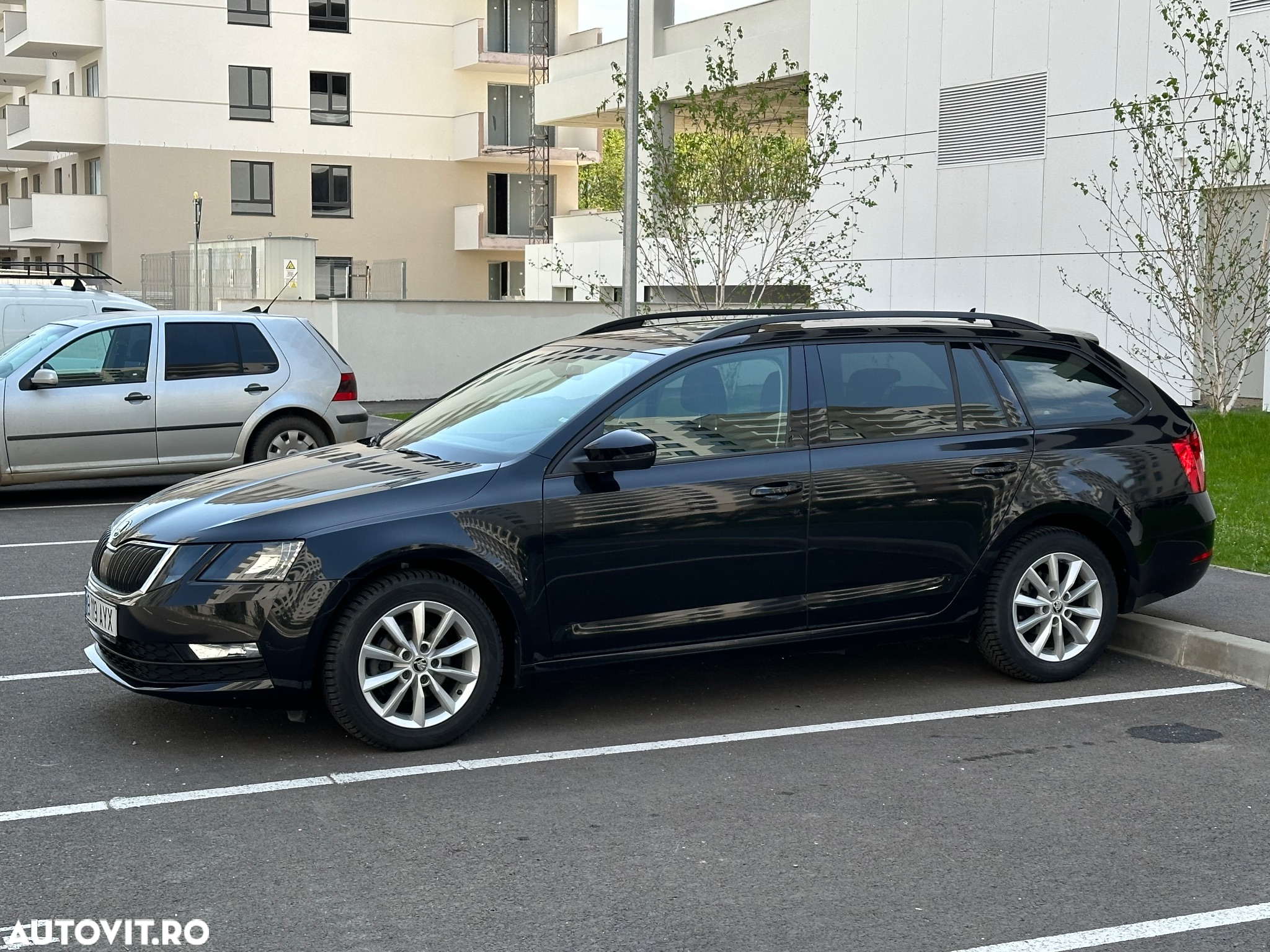 Skoda Octavia Combi Diesel 1.6 TDI DSG Ambition - 3