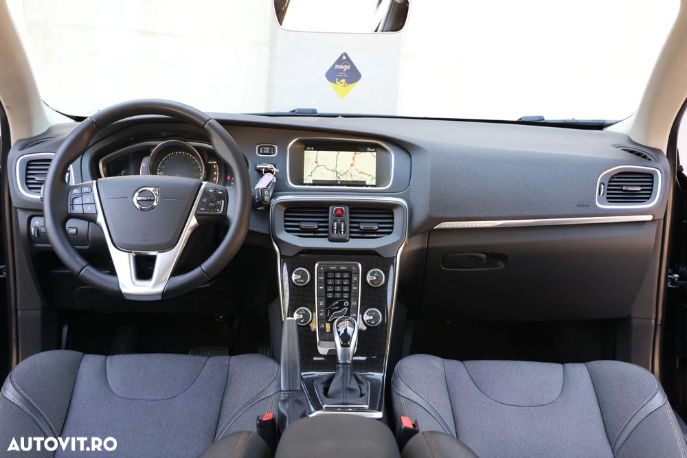Volvo V40 - 16