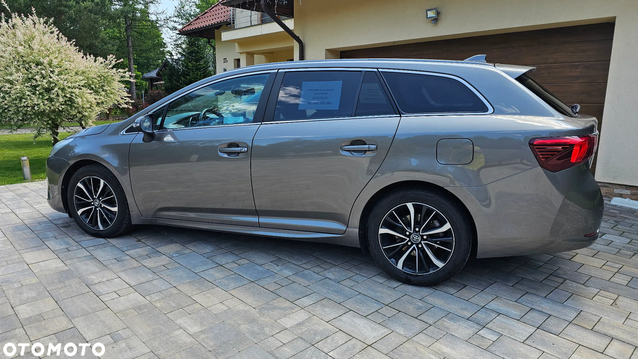 Toyota Avensis 2.0 D-4D Premium - 4