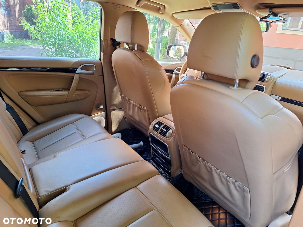 Porsche Cayenne - 10