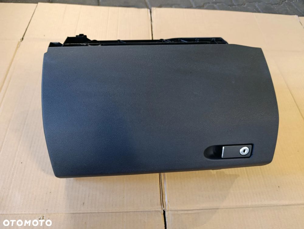 MERCEDES W212 SCHOWEK PASAŻERA A2126800291 EUROPA - 1