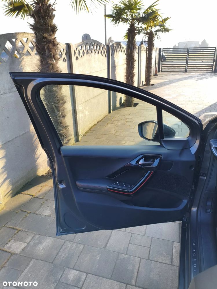 Peugeot 2008 PureTech 110 Stop&Start EAT6 GT-Line Edition - 9