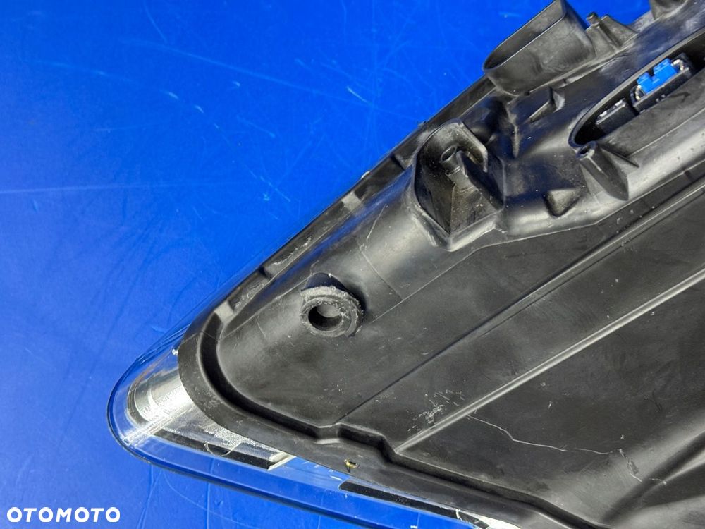 PRAWY BI XENON VW TOUAREG 7L LIFT HELLA BDB EUR - 9