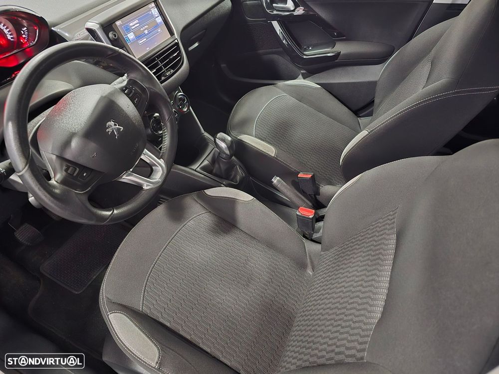 Peugeot 208 1.2 PureTech Active - 17