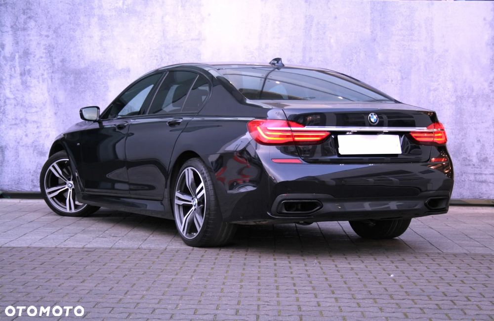 BMW Seria 7 750i xDrive - 4