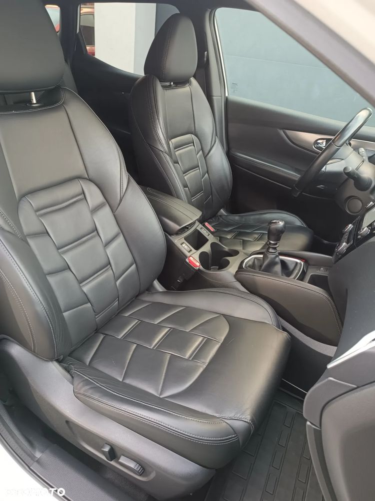 Nissan Qashqai 1.6 DCi TEKNA+ - 22