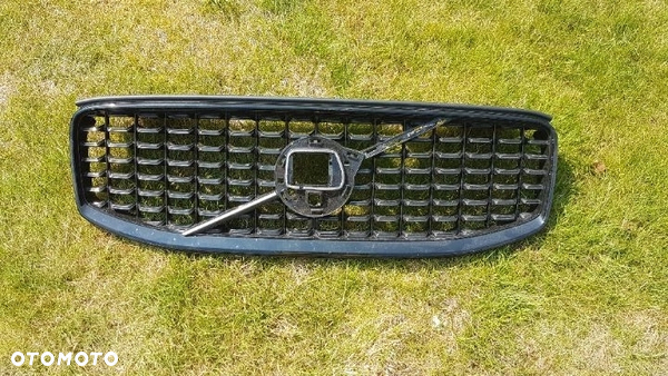 VOLVO XC-60 R-design GRILL ATRAPA POD KAMERĘ