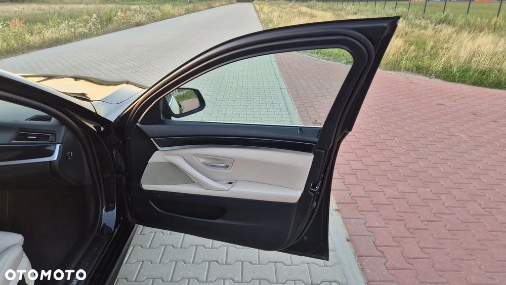 BMW Seria 5 520d - 17