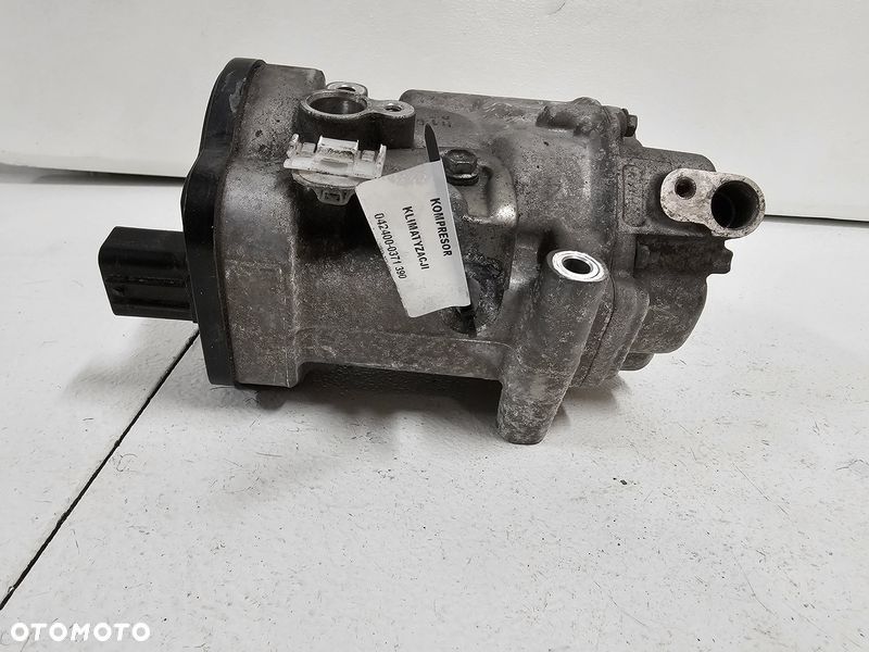 toyota c-hr 1.8 b hybryda sprężarka kompresor klimatyzacji 042400-0371 - 4